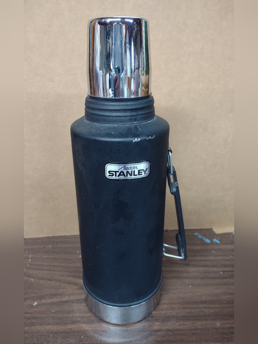 Vintage Stanley Aladdin A-945DH Black Steel Quart Thermos Bottle w/ Cup